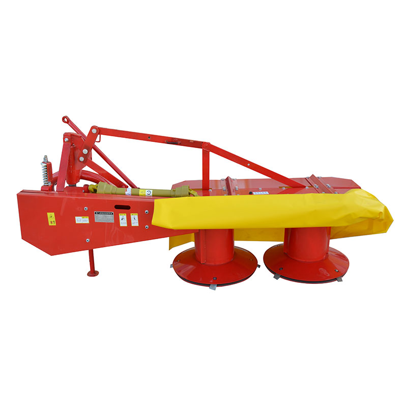 Traktoriin asennettu ruohonleikkuri Traktoriin asennettu ruohonleikkuri